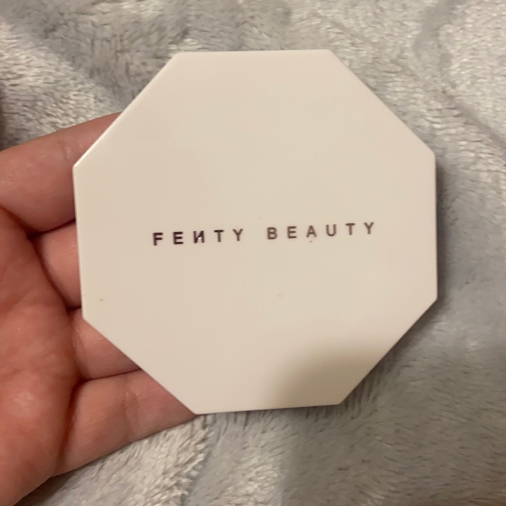 Fenty Beauty HighLighter